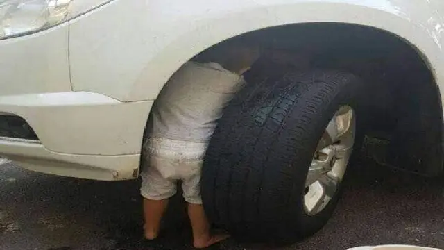 Jangan parkir dengan ban menyerong atau berbelok (Foto:Istimewa)
