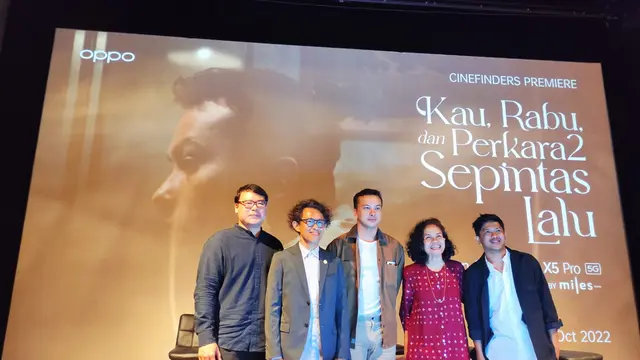Nicholas Saputra dalam konferensi pers film Kau, Rabu, dan Perkara2 Sepintas Lalu di Jakarta, Oktober 2022.