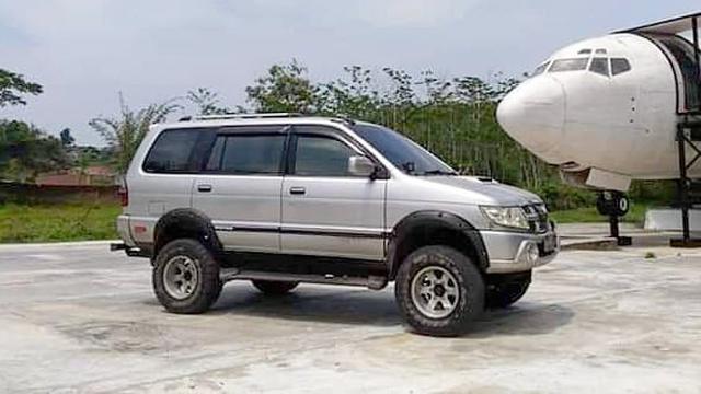 Modifikasi Isuzu Panther (Instagram/@pantherkapsulers)