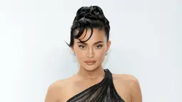 Kylie Jenner menghadiri CFDA Fashion Awards di Casa Cipriani, New York City, Amerika Serikat, 7 November 2022. Wanita berusia 25 tahun itu adalah salah satu dari banyak bintang yang mencuri perhatian di CFDA Fashion Awards 2022. (Dimitrios Kambouris/Getty Images/AFP)
