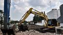 Alat berat menyelesaikan pembuatan Waduk Pilar Jati atau Wirajasa di Cipinang Melayu, Jakarta Timur, Selasa (22/9/2020). Pembuatan waduk yang ditargetkan rampung pada akhir 2020 tersebut diharapkan dapat mencegah banjir yang kerap melanda kawasan Cipinang Melayu. (merdeka.com/Iqbal Nugroho)