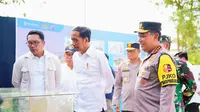 Kapolri Jenderal Listyo Sigit Prabowo saat mendampingi Presiden Joko Widodo (Jokowi) di Ibu Kota Nusantara (IKN), Kalimantan Timur (Kaltim), pada Kamis, (21/12/2023). (Dok. Istimewa)