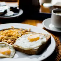 Awali hari dengan sarapan bergizi bersama sarapan tinggi protein berikut!/copyright pexels/Julian Jagtenberg