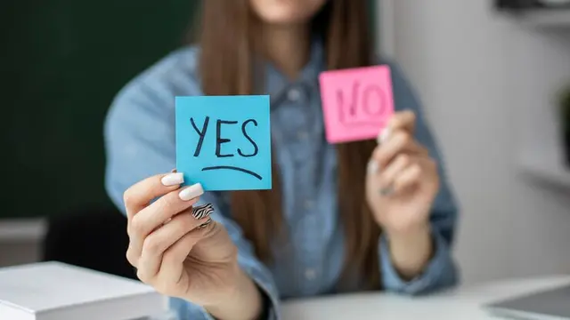 Berpikir kritis melalui opini vs fakta