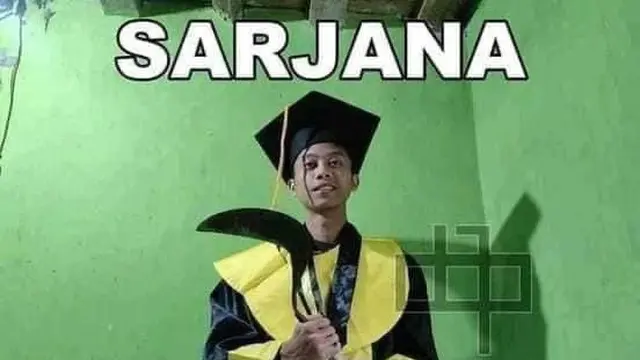 6 Potret Sarjana Nyeleneh Saat Pakai Toga Ini Bikin Garuk Kepala