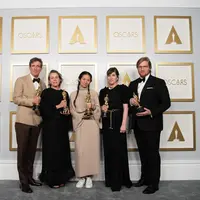 Nomadland menjadi Film Terbaik Oscar. (Foto: Photo Courtesy A.M.P.A.S. © 2021/ Matt Petit)