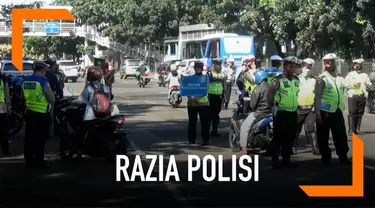 Hari ketiga operasi keselamatan jaya pelanggaran didominasi oleh pengendara sepeda motor. Polisi melakukan peneguran hingga penilangan.