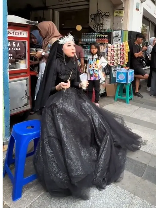 7 Potret Istri Yerry T-Five saat Cosplay Bikin Tren TikTok Viral, Makeup Totalitas