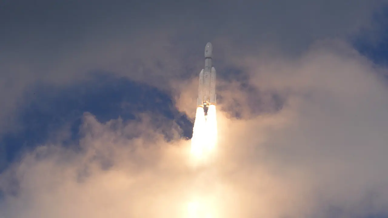 India Luncurkan Roket Chandrayaan-3