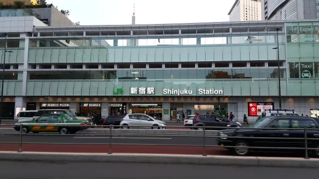 Stasiun Shinjuku di Jepang. (Liputan6.com/Marco Tampubolon)