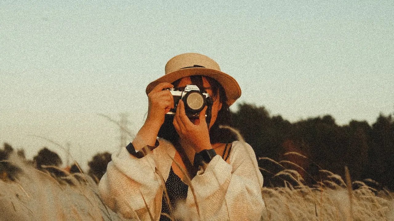 Kisah Pilu Fotografer Perempuan Afghanistan Tinggalkan Negaranya hanya Berbekal Kamera