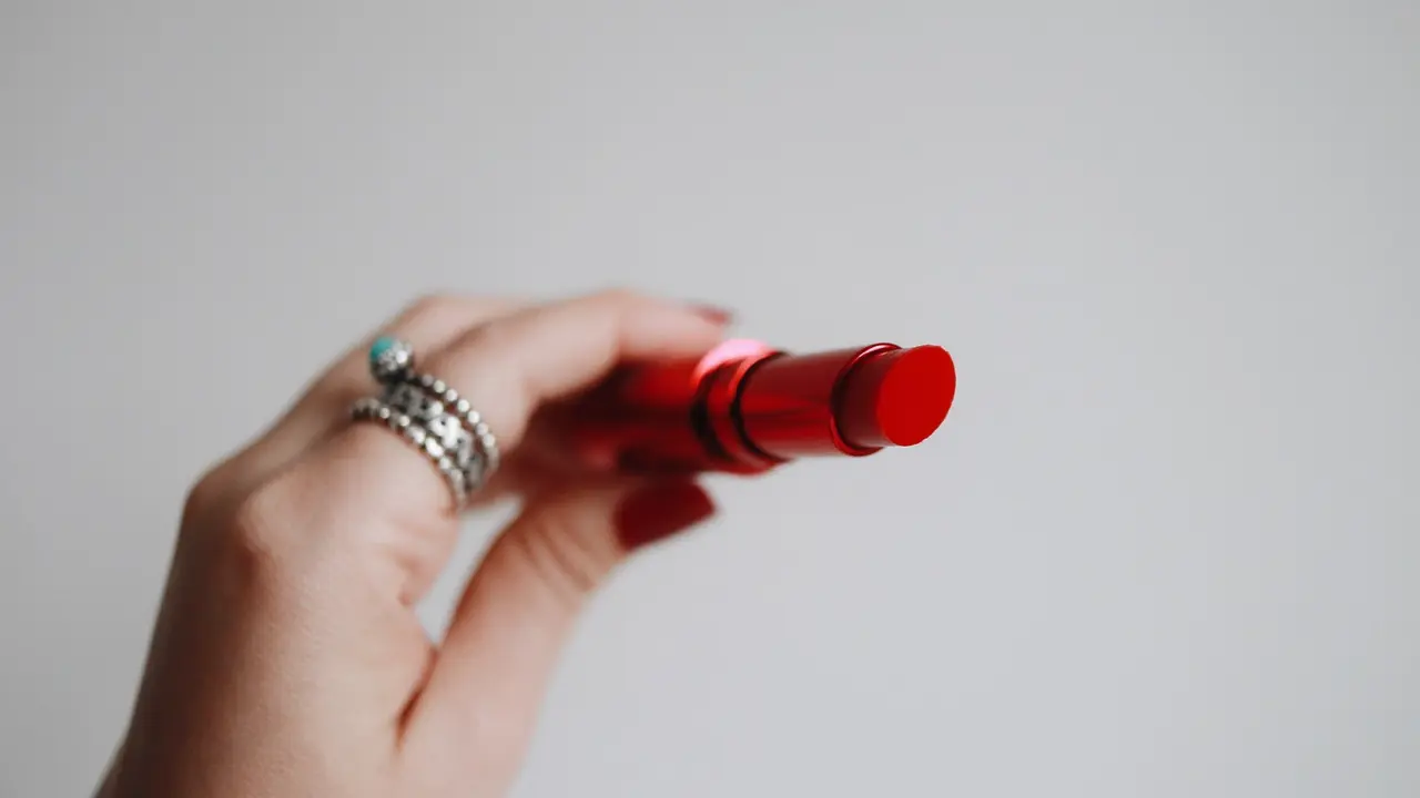 Ilustrasi lipstik