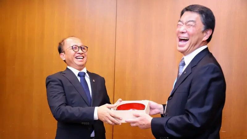 Sekretaris Jenderal Kementerian Ketenagakerjaan Anwar Sanusi dan Pimpinan Perusahaan di Miyagi.