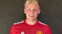 Baru Kenal, Bek MU Yakin Van de Beek Bakal Jadi Bintang