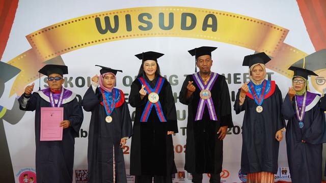 Istri Bupati Kediri Ajak Lulusan SOTH dan Selantang Wujudkan Ketahanan Keluarga
