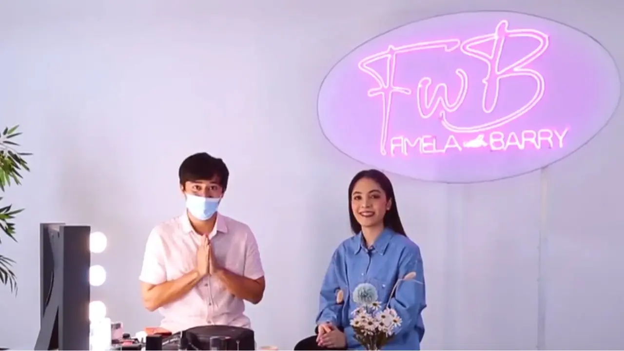 Fimela with Barry x iStyle.id Hadirkan Inspirasi Makeup Blushy dan Ombre Lips yang Cantik Banget