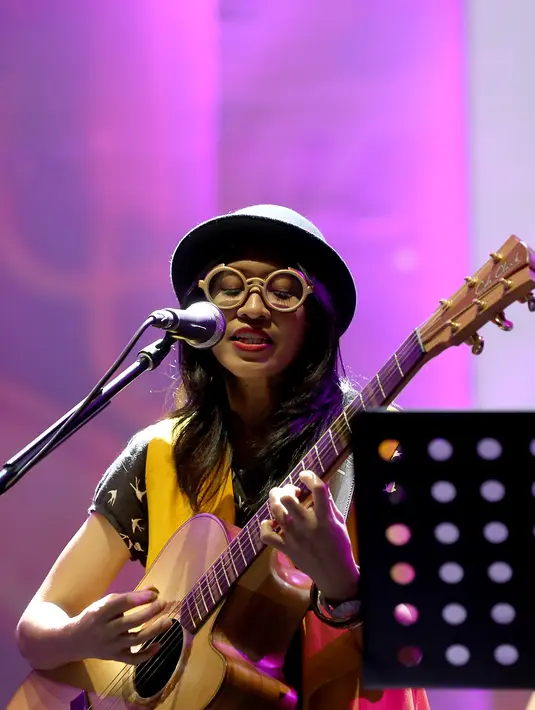 Endah N Rhesa sukses suguhi penampilan memukaunya di depan ribuan penonton Java Jazz. (Andy Masela/Bintang.com)