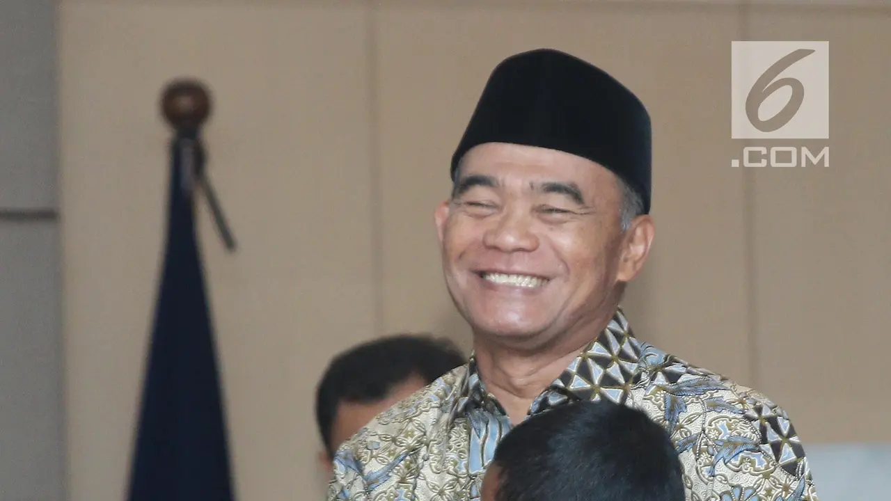 Joni dapat penghargaan dari Mendikbud