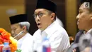 Menteri Agama Lukman Hakim Saifuddin saat rapat dengan Komisi VIII DPR di Jakarta, Senin (12/3). Kenaikan biaya haji dikarenakan kebijakan pengenaan Pajak Pertambahan Nilai (PPN) dari Pemerintah Arab Saudi sebesar 5 persen. (Liputan6.com/JohanTallo)