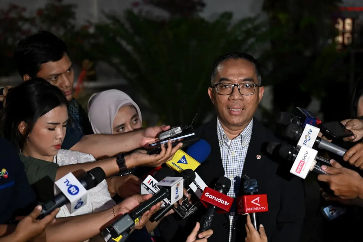 Menteri Pendidikan Tinggi, Sains, dan Teknologi (Mendikti Saintek) Brian Yuliarto usai menghadap Presiden Prabowo di Istana Kepresidenan Jakarta, Selasa (21/4/2026).