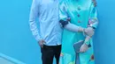 Setelah keluarga besar sudah saling ketemu, pasangan kekasih ini dalam waktu dekat akan melangsungkan janji suci pernikahan. (Adrian Putra/Bintang.com)