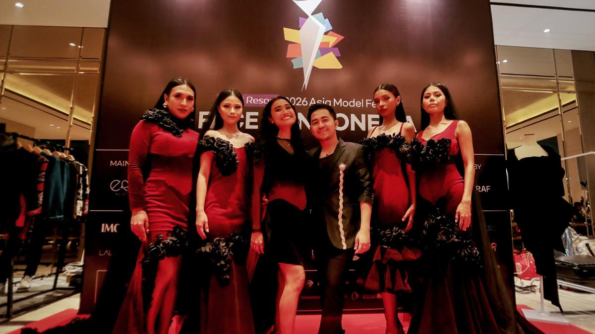Migi Rihasalay dan Wisnu Aji Pamer Busana Mawar Hitam Berdarah di Face of Indonesia 2026