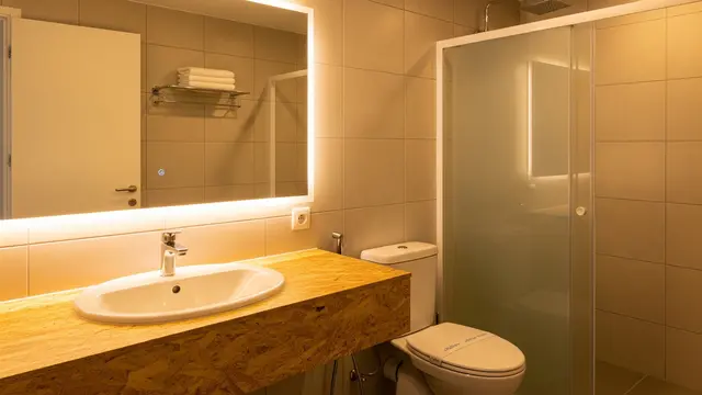 Desain Kamar Mandi Ala Hotel Material Murah