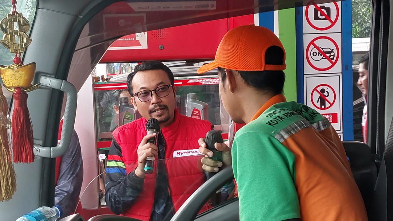Direktur Pemasaran Regional Pertamina Patra Niaga Mars Ega Legowo Putra dalam sosialisasi penggunaan QR Code dalam pembelian Solar atau BBM Subsidi