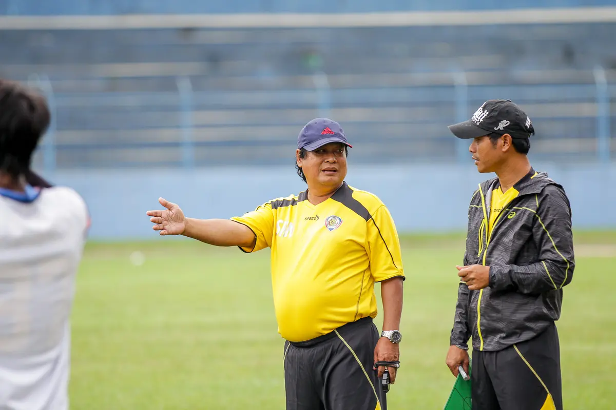Pelatih Arema Cronus Suharno