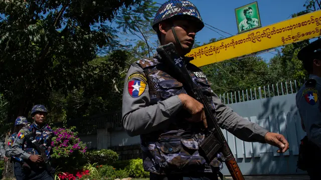 Bom Molotov Dilempar ke Rumah Aung San Suu Kyi