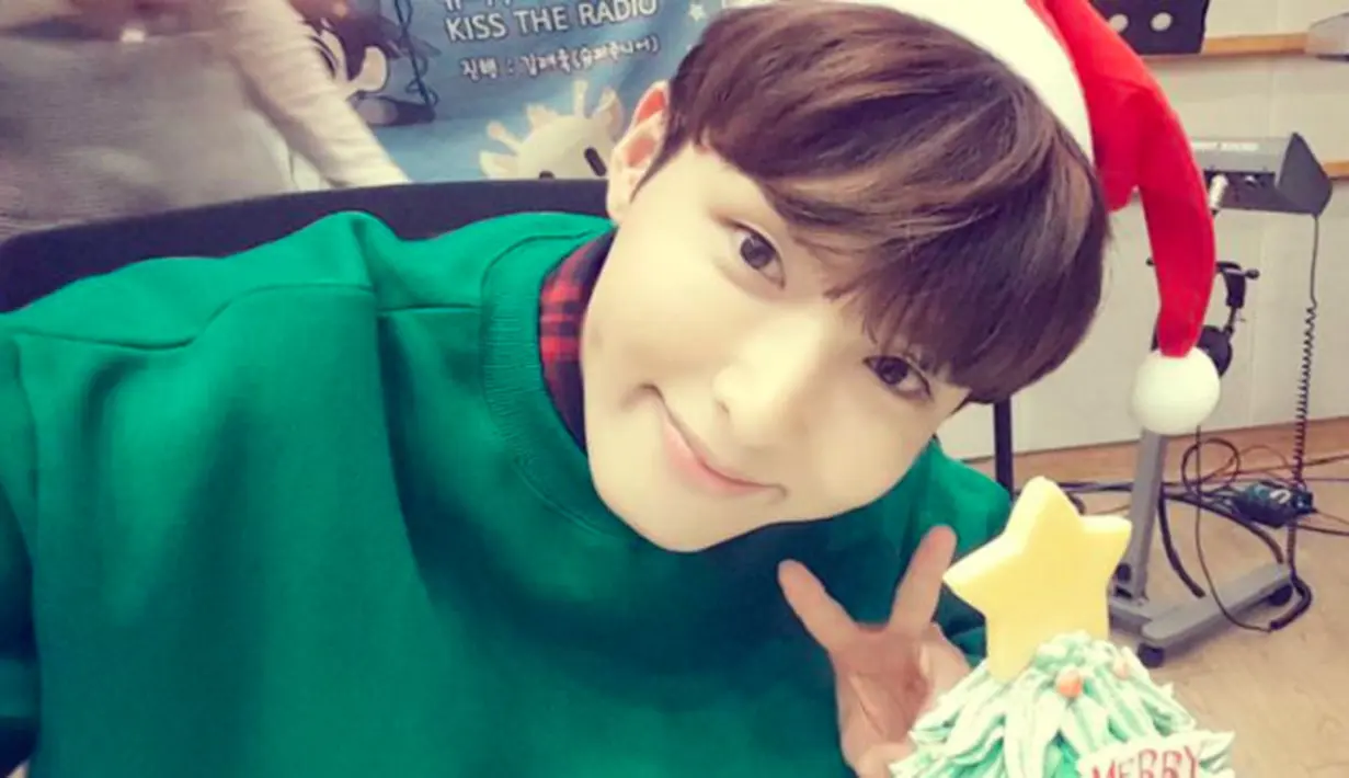 Pada season kedua, Super Junior mulai mengundang beberapa idol sebagai bintang tamu. Super TV tayang setiap haris Kamis pada pukul 20.00 KST di XtvN. (Foto: soompi.com)