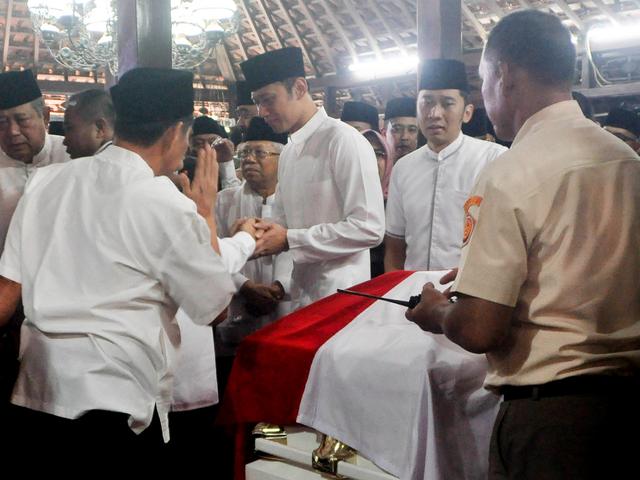 Sby Kembali Ke Cikeas Untuk Gelar Tahlilan Ani Yudhoyono News Liputan6 Com