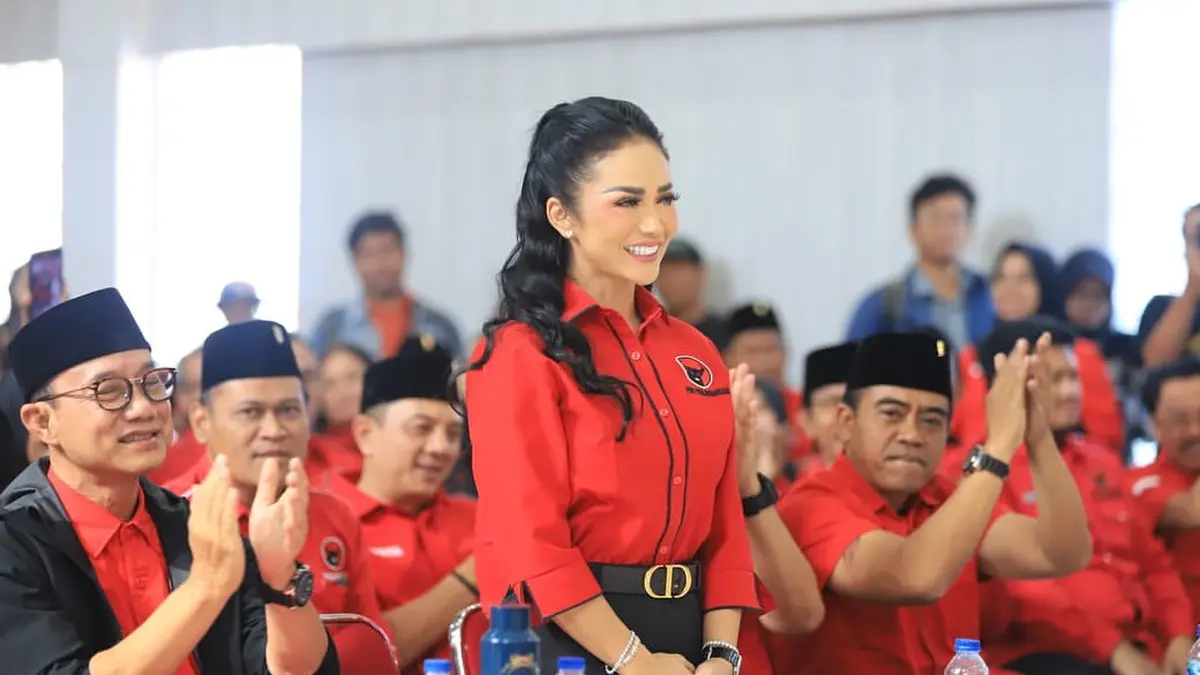 6 Potret Krisdayanti Resmi Diusung PDIP Jadi Calon Wali Kota Batu Malang,  Singgung Gerakan Rakyat - ShowBiz Liputan6.com