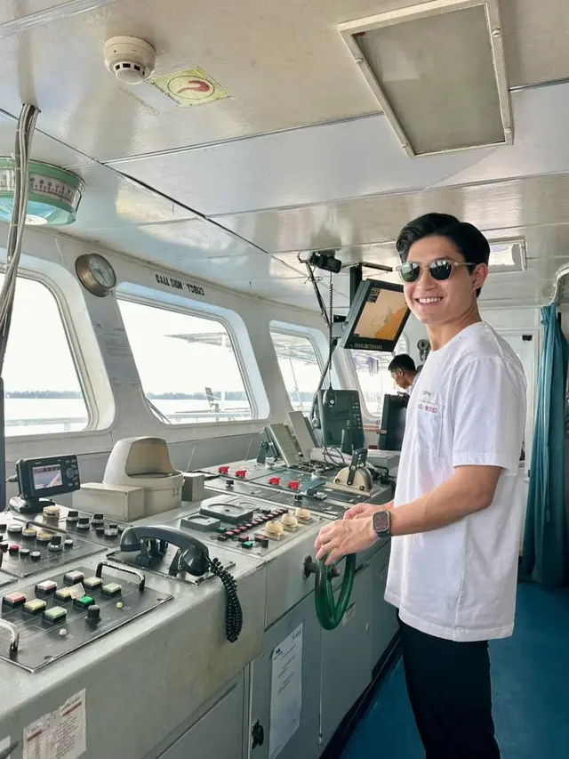 Dari Artis ke Panggung Politik, 7 Potret Teuku Rassya Putra Tamara Bleszynski yang Penuh Pesona (credit: instagram.com/teukurassya).