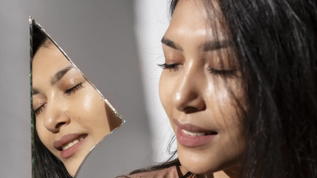 Mengenal Teknik Cloud Skin, Makeup Matte dengan Hasil Dewy yang Natural