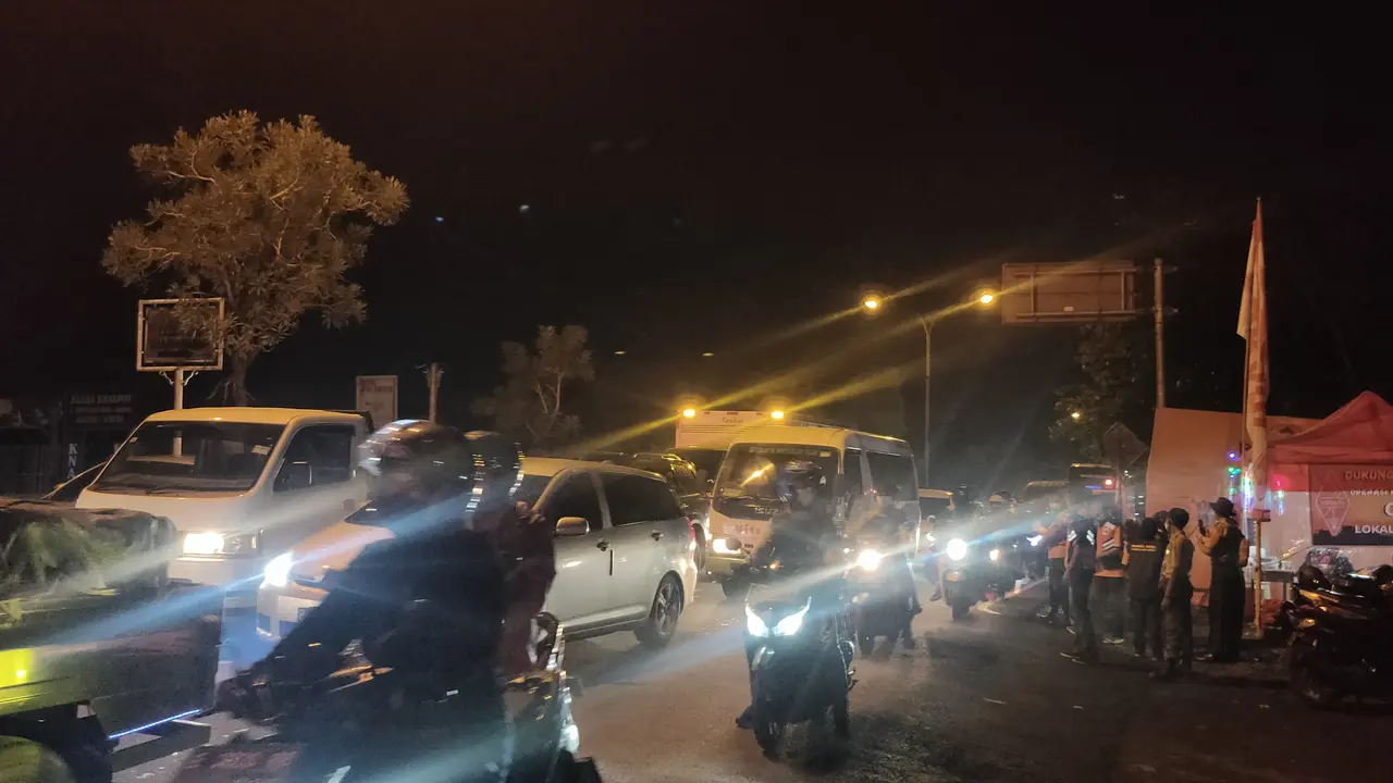 Info Mudik 2022: Puluhan Ribu Kendaraan Pemudik Melintas di Pantura Cirebon