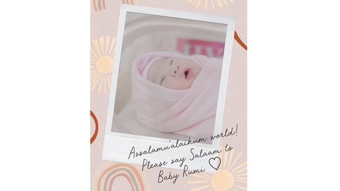6 Potret Baby Rumi, Buah Hati Dian Pelangi yang Baru Lahir (sumber: Instagram.com/dianpelangi)
