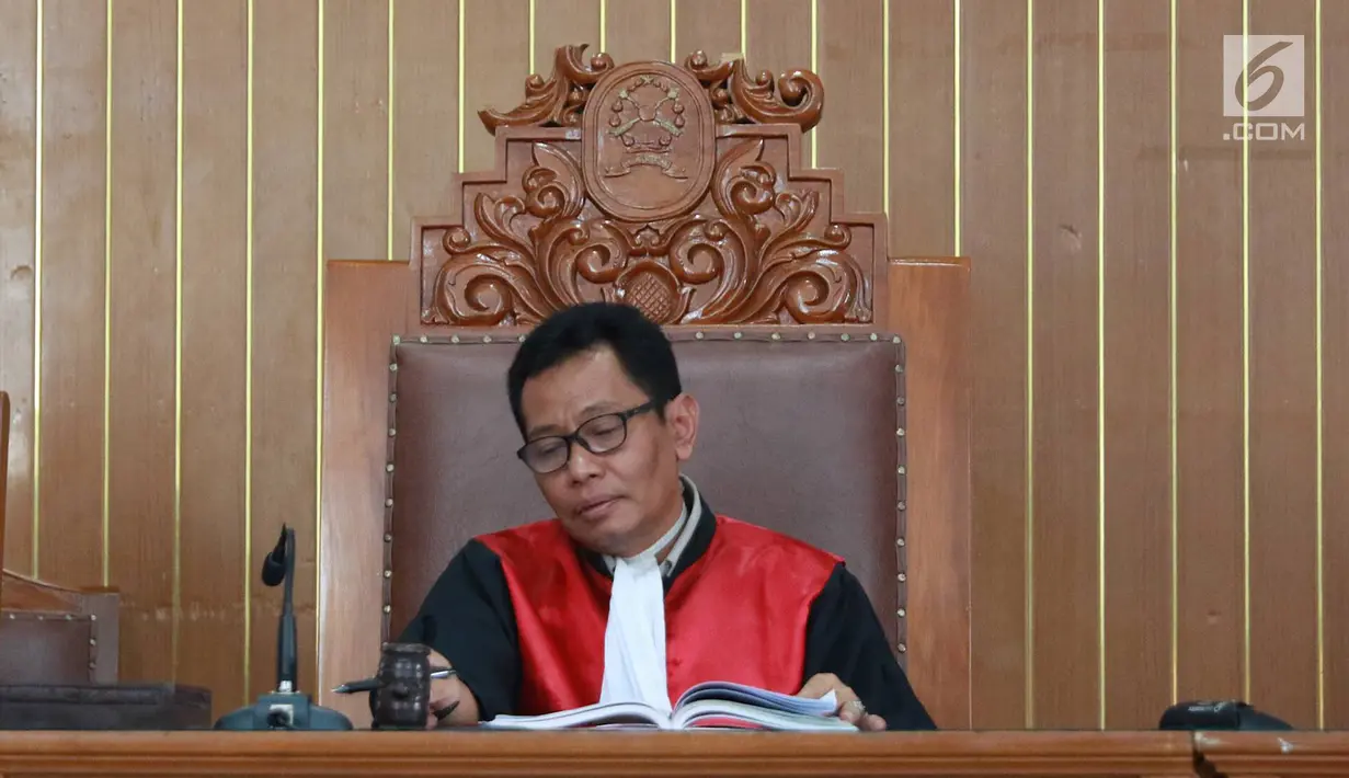 Hakim Agus Widodo memimpin sidang perdana praperadilan mantan Ketum PPP Romahurmuziy alias Rommy di Pengadilan Negeri Jakarta Selatan, Senin (22/4). Sidang ditunda selama dua pekan karena KPK, selaku tergugat, mengaku masih mengumpulkan bukti-bukti. (Liputan6.com/Immanuel Antonius)