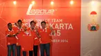 Jelang berlaga di Indonesia Super League (ISL) musim 2015, Persija Jakarta merilis kostum anyarnya, Jakarta (23/12/2014). (Liputan6.com/Helmi Fithriansyah)