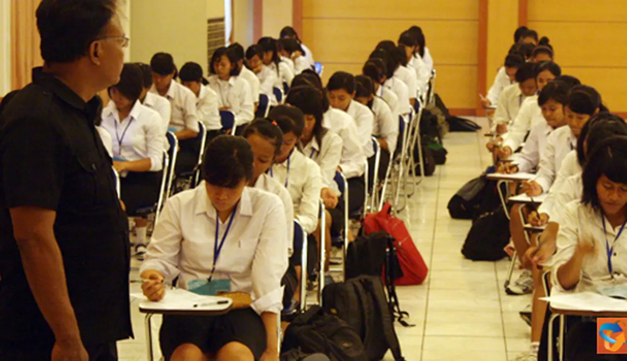 Citizen6, Surabaya: Calon siswa Dikmaba yang mengikuti tahap kedua ini, telah berhasil lolos dari seleksi tahap pertama yang diikuti 2.790 orang casis. (Pengirim: Penkobangdikal).