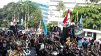 Massa pendukung Prabowo-Hatta di Gedung MK. (Ahmad Romadoni/Liputan6.com)