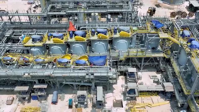 PT Freeport Indonesia (PTFI) yang telah menyelesaikan lebih dari 80 persen pembangunan smelter per akhir Oktober