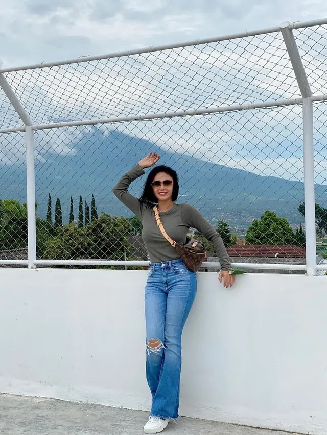 Yuni Shara