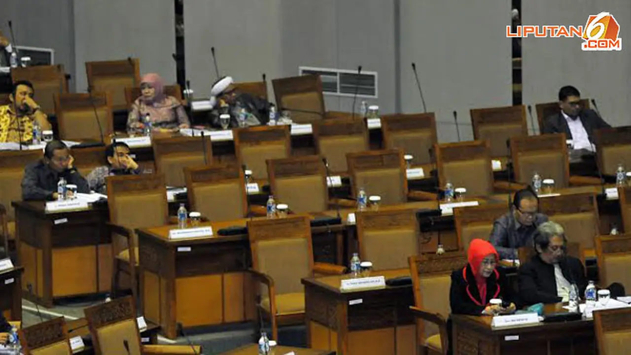 sidang-dpr-kosong-3-131218c.jpg