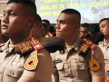 Citizen6, Magelang: Tetty Agus Suhartono mengatakan bahwa Taruna Akademi TNI dan Akpol adalah generasi penerus bangsa yang akan menjadi seorang pemimpin TNI dan Polri di masa mendatang. (Pengirim: Badarudin Bakri)