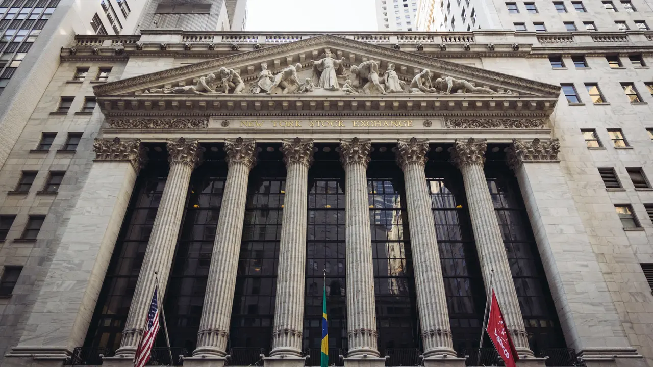 Wall Street Perkasa, Indeks S&P 500 Kembali Cetak Rekor Baru