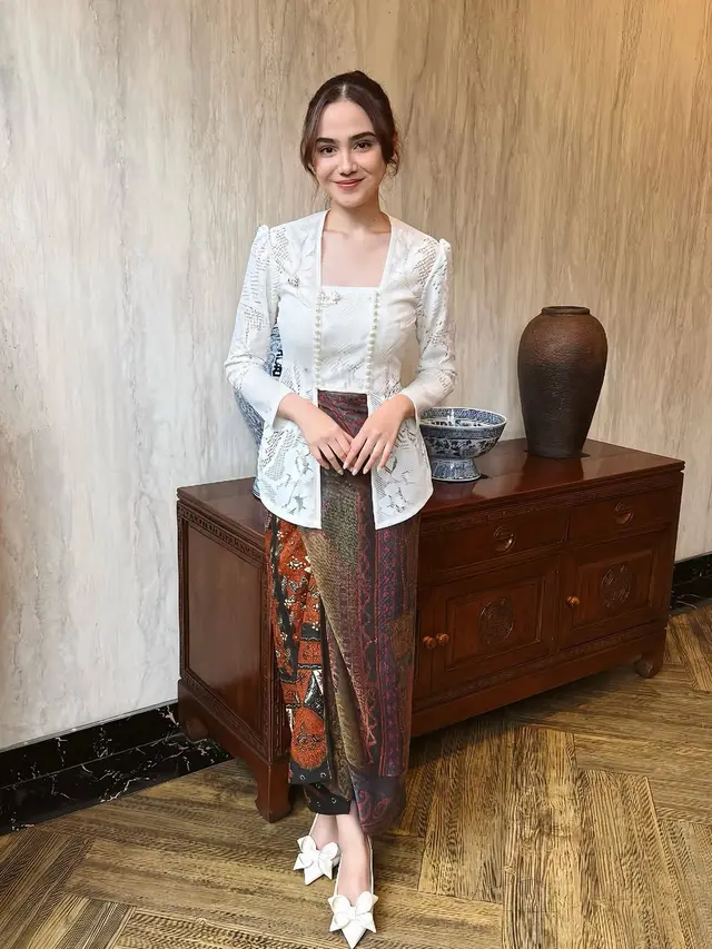 Ragam Model Kebaya yang Dikenakan Sederet Artis untuk Mengenang Hari Kartini