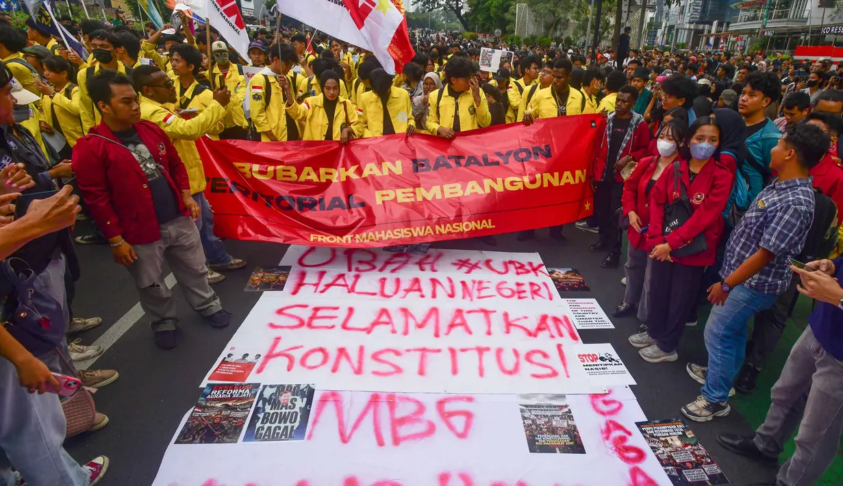 Aksi unjuk rasa BEM UI  di Jalan MH Thamrin, Jakarta, Selasa, 18 Agustus 2026. (KLY/ Arie Basuki)