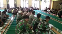 Jajaran polisi Sulselbar menggelar doa bersama jelang pilkada (Eka Hakim/Liputan6.com) 
