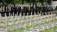 Lebih dari 7.000 orang dimakamkan di TMP Kalibata, makam khusus bagi mereka yang telah berjasa kepada negara kesatuan Republik Indonesia, Jakarta, Senin (10/11/2014). (Liputan6.com/Johan Tallo) 